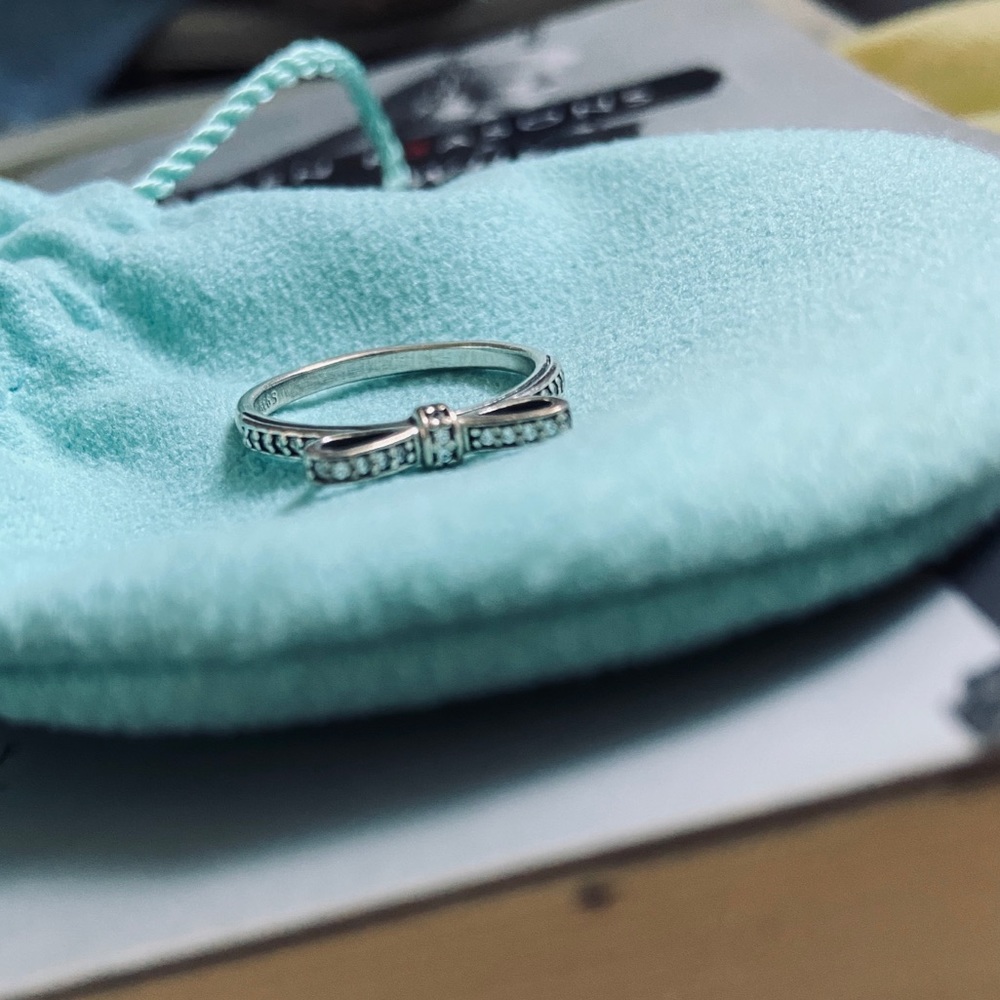Pandora Ribbon Ring